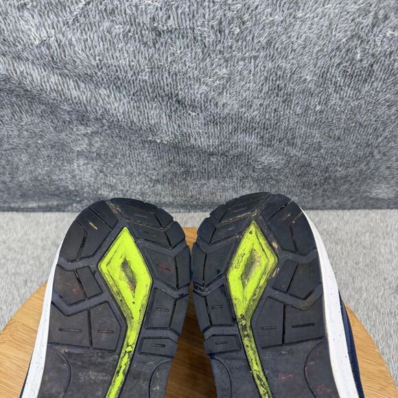 Athletic_Shoes